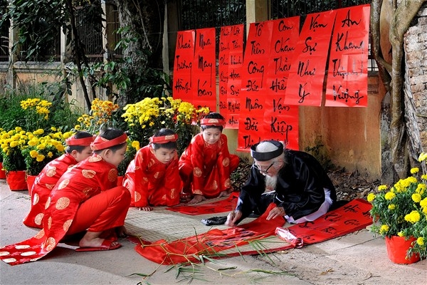 calligraphie pendant le Nouvel An vietnamien